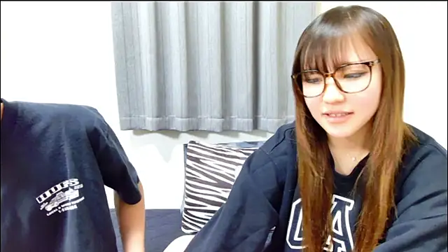 Snapshot of ODORI8300 chatting on April 9, 2026, 1:17 pm ODORI8300 online show from April 9, 2026, 1:17 pm