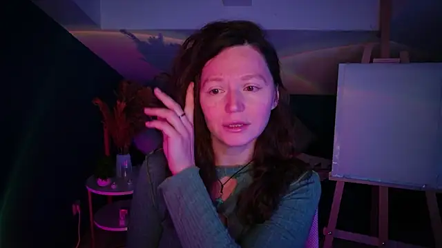 AuroraBorealis   online show from November 18, 2025, 6:39 am