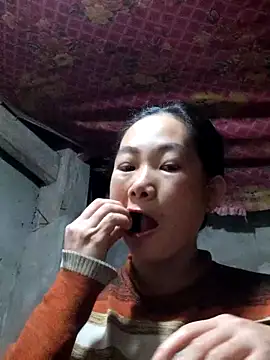 Snapshot of gio-thu chatting on February 25, 2026, 5:35 pm gio-thu online show from February 25, 2026, 5:35 pm