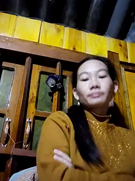 gio-thu online show from November 12, 2025, 2:21 pm