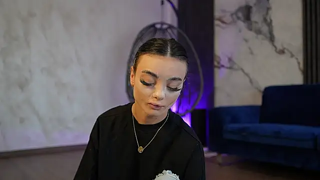 RachelRavee online show from March 27, 2026, 5:38 am