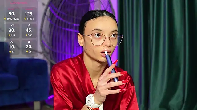 RachelRavee online show from October 22, 2025, 4:34 am