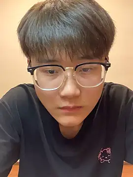 KK-cuteboy online show from October 8, 2025, 2:07 pm