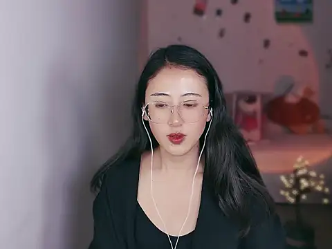 Snapshot of Queena_ chatting on January 8, 2026, 3:29 pm Queena online show from January 8, 2026, 3:29 pm