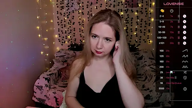 Evaa Braunn online show from December 23, 2025, 4:34 am