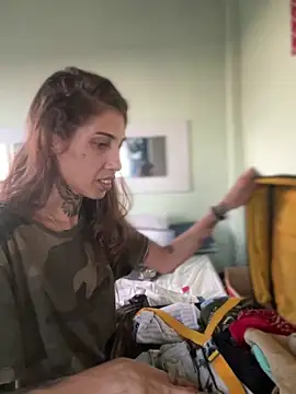 Snapshot of casalskunk chatting on October 17, 2025, 8:21 pm casalskunk online show from October 17, 2025, 8:21 pm