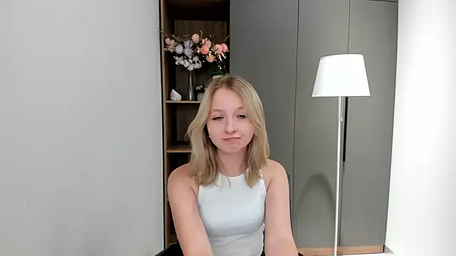 LeeannLumpkins online show from October 9, 2025, 9:54 am