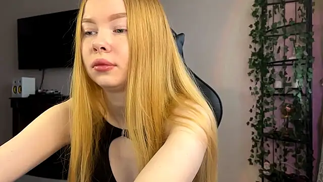 RaguelNicksons online show from November 26, 2025, 6:24 am