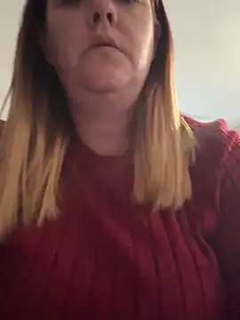 Snapshot of BbwGreenEyes69_ chatting on October 8, 2025, 2:07 pm BbwGreenEyes69 online show from October 8, 2025, 2:07 pm