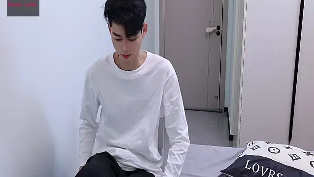 Snapshot of sexyboy-lele chatting on November 19, 2025, 10:48 am sexyboy-lele online show from November 19, 2025, 10:48 am