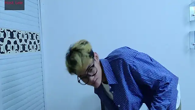 Snapshot of sexyboy-lele chatting on October 12, 2025, 11:33 am sexyboy-lele online show from October 12, 2025, 11:33 am