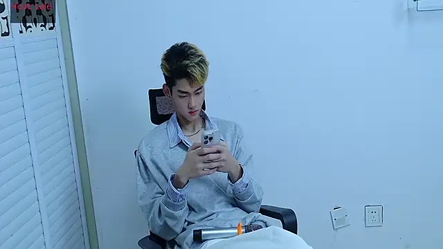 Snapshot of sexyboy-lele chatting on October 18, 2025, 11:12 am sexyboy-lele online show from October 18, 2025, 11:12 am