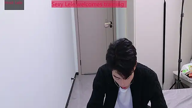 Snapshot of sexyboy-lele chatting on November 28, 2025, 8:14 am sexyboy-lele online show from November 28, 2025, 8:14 am