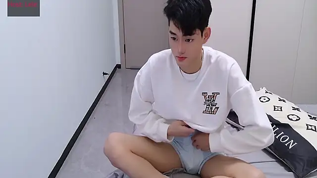 Snapshot of sexyboy-lele chatting on November 17, 2025, 11:03 am sexyboy-lele online show from November 17, 2025, 11:03 am