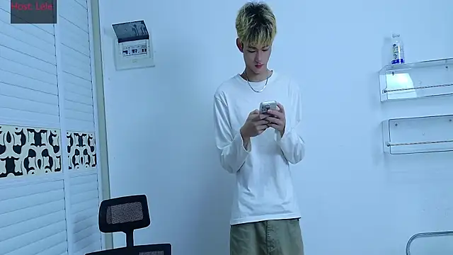 Snapshot of sexyboy-lele chatting on October 20, 2025, 12:06 pm sexyboy-lele online show from October 20, 2025, 12:06 pm