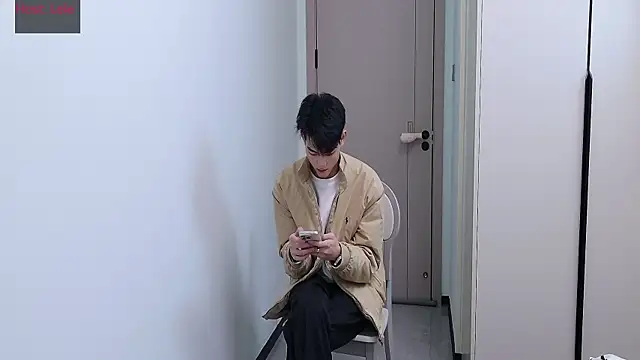 Snapshot of sexyboy-lele chatting on November 18, 2025, 10:40 am sexyboy-lele online show from November 18, 2025, 10:40 am