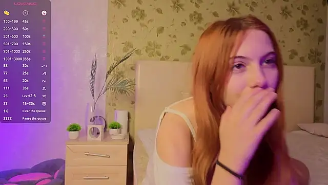 lilliaqueen online show from November 5, 2025, 2:20 pm