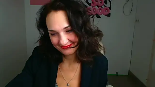 Snapshot of Rosie_Rosee chatting on February 27, 2026, 12:38 pm Rosie Rosee online show from February 27, 2026, 12:38 pm