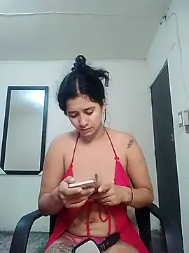 AndreaMooure  online show from November 8, 2025, 11:36 am