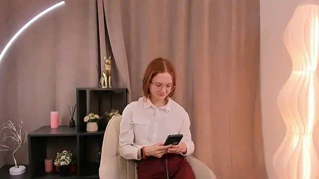 TheresaConteras online show from October 9, 2025, 3:45 pm