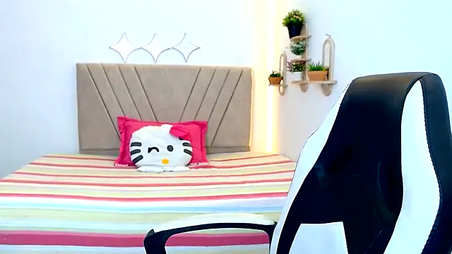 Snapshot of zara_cute chatting on May 19, 2026, 12:12 pm zara cute online show from May 19, 2026, 12:12 pm