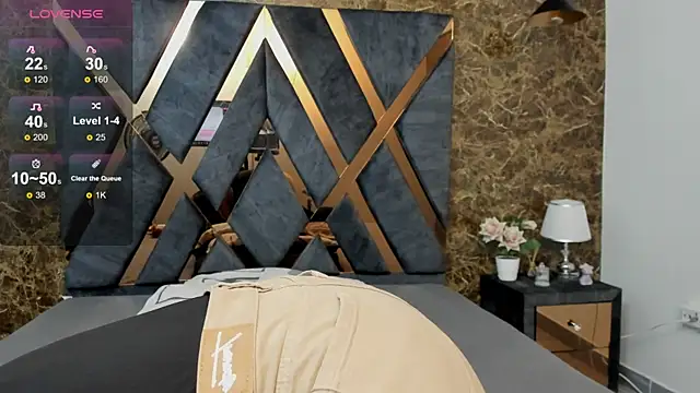 Vittoria Conti  online show from April 7, 2026, 5:15 pm