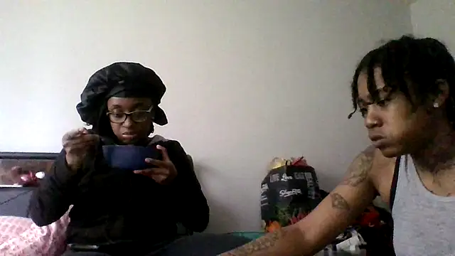 Snapshot of dezzidavill chatting on February 24, 2026, 7:26 pm dezzidavill online show from February 24, 2026, 7:26 pm