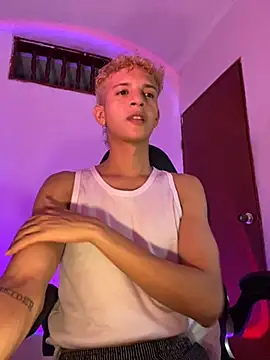 tylernova online show from November 10, 2025, 4:28 am