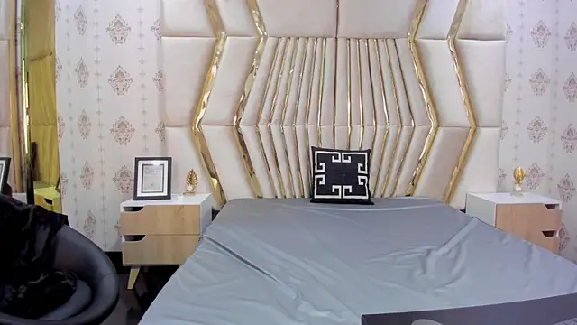 Barbbara sweett online show from December 18, 2025, 7:29 pm