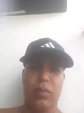 camilo44467 online show from October 9, 2025, 5:24 pm