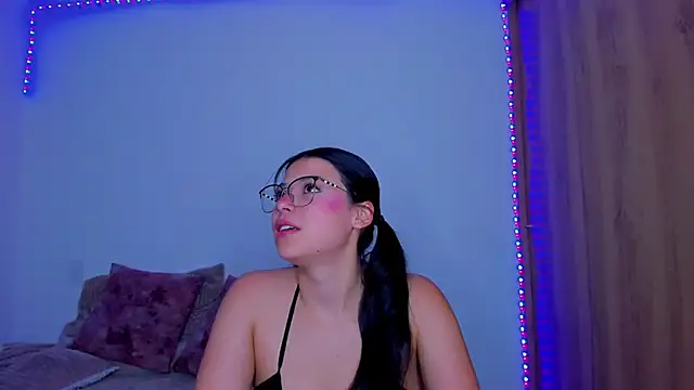 Snapshot of majo_gallego chatting on February 28, 2026, 12:21 am majo gallego online show from February 28, 2026, 12:21 am