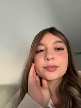 Snapshot of __Lorelain__ chatting on February 5, 2026, 10:49 pm Lorelain online show from February 5, 2026, 10:49 pm