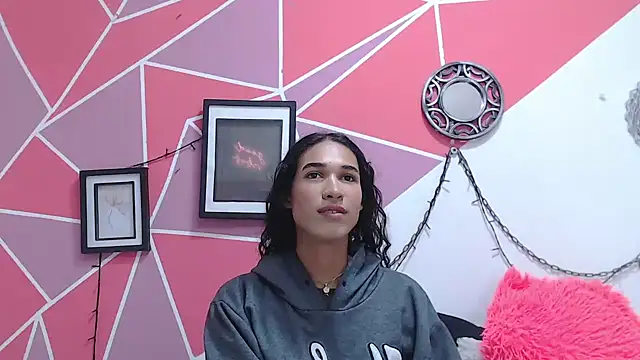 Tifany Adams online show from November 12, 2025, 8:34 pm