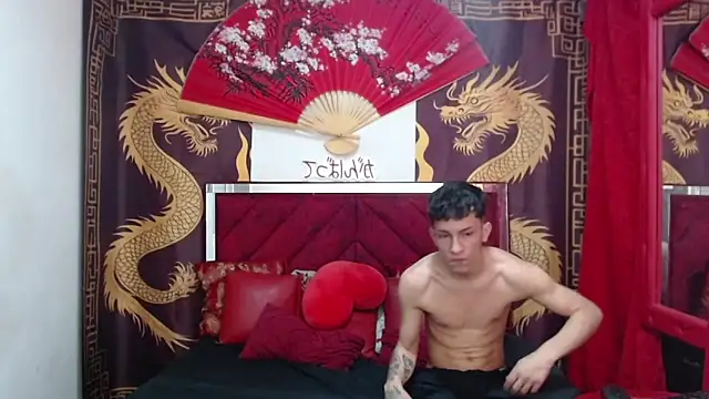 Snapshot of Pride_couple chatting on March 2, 2026, 12:33 am Pride couple online show from March 2, 2026, 12:33 am