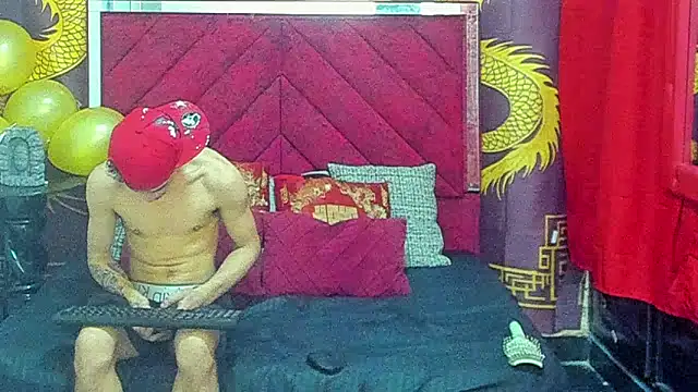 Snapshot of Pride_couple chatting on January 18, 2026, 11:19 pm Pride couple online show from January 18, 2026, 11:19 pm