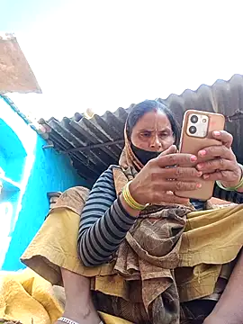 Hot hat online show from December 5, 2025, 8:24 am