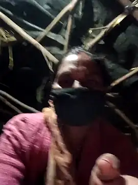 Hot hat online show from December 4, 2025, 6:40 pm