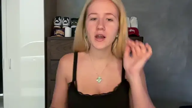 itssosierra online show from April 22, 2026, 2:29 am