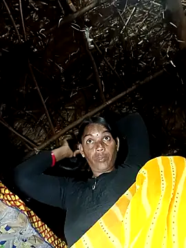 Cutsedi3 online show from November 4, 2025, 9:51 pm