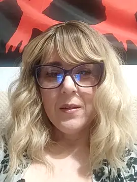 Amelialove42 online show from February 7, 2026, 8:39 pm