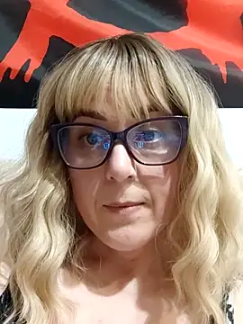 Amelialove42 online show from April 22, 2026, 6:47 pm