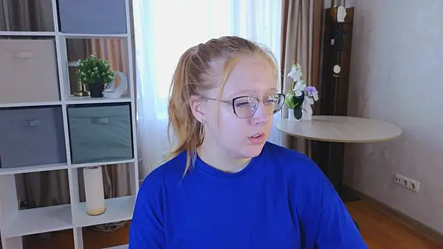 AlinaAldrete online show from October 12, 2025, 5:20 am