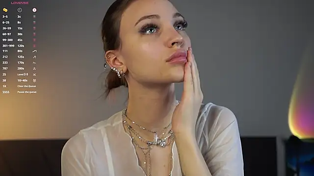 Snapshot of beckymadsons chatting on February 13, 2026, 11:32 am beckymadsons online show from February 13, 2026, 11:32 am