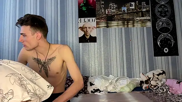 EmiliaCouple online show from March 4, 2026, 7:38 am