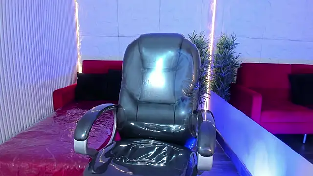 HasleyCarter online show from December 18, 2025, 11:30 pm