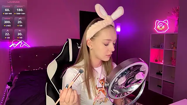 Snapshot of EvaPeace chatting on February 8, 2026, 7:11 pm EvaPeace online show from February 8, 2026, 7:11 pm