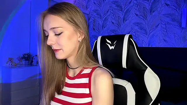 EvaPeace online show from November 9, 2025, 4:22 pm