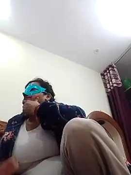 Honey-26 online show from November 27, 2025, 8:26 am