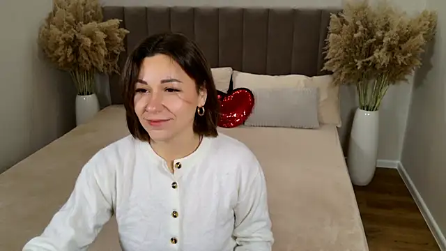 EdenSolis online show from November 16, 2025, 9:03 am