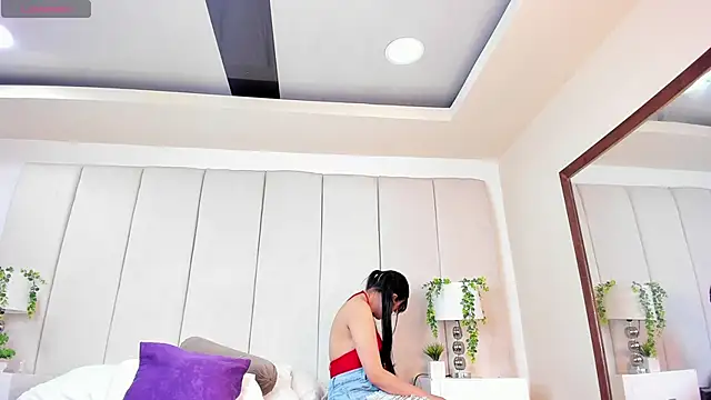 Aby cole11 online show from October 31, 2025, 2:57 pm